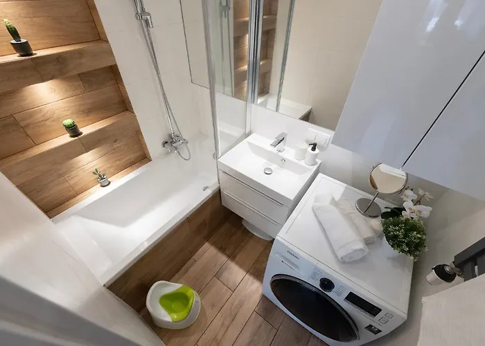 Golden Sands - Winda, 2 Sypialnie Oraz Salon, łóżeczko Turystyczne, Balkon, Play Station 5, Ekspress Do Kawy, Atlas Arena, Zoo, Fala Apartamento Łódź